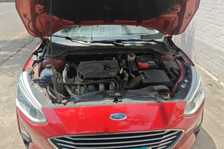 Used Ford Focus 2019 Hatchback 1.5L Automatic Trendy Version China VI Standard Engine Bay
