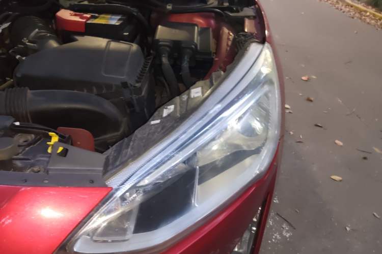 Used Ford Focus 2019 Hatchback 1.5L Automatic Trendy Version China VI Standard Engine Bay Left