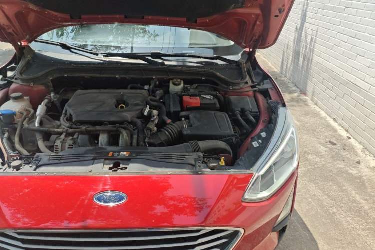Used Ford Focus 2019 Hatchback 1.5L Automatic Trendy Version China VI Standard Engine Bay Left