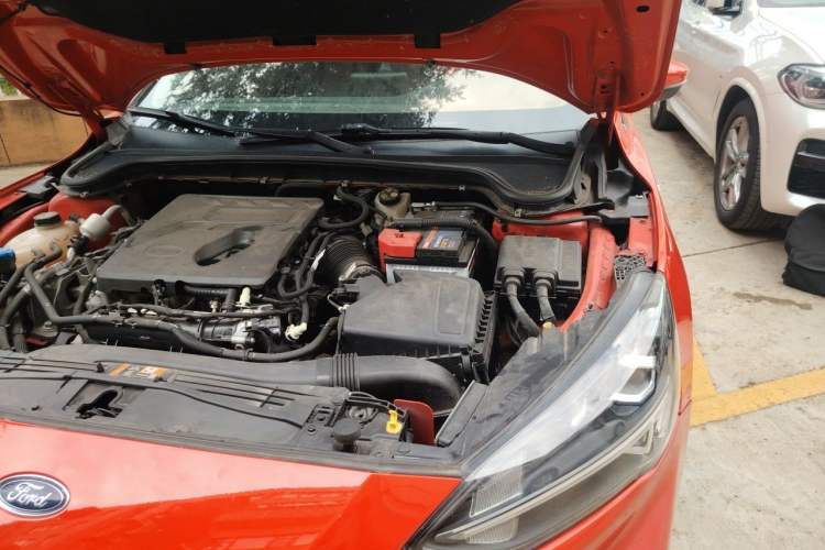 Used Ford Focus 2019 Hatchback EcoBoost 180 Automatic ST Line Engine Bay Left