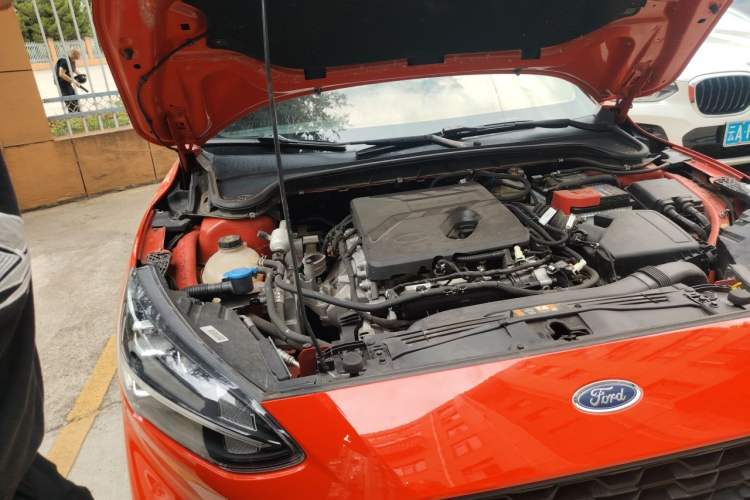 Used Ford Focus 2019 Hatchback EcoBoost 180 Automatic ST Line Engine Bay Right