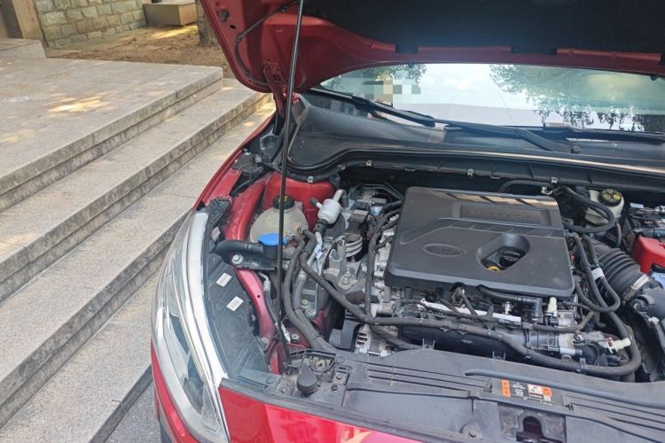 Used Ford Focus 2019 Sedan EcoBoost 180 Automatic Titanium Edition Engine Bay Right