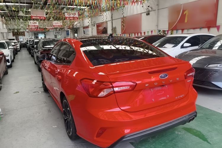 Used Ford Focus 2019 Sedan EcoBoost 180 Automatic ST Line Exterior 2