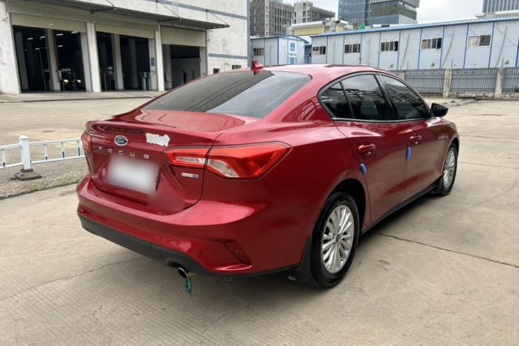 Used Ford Focus 2019 Sedan EcoBoost 180 Automatic Trend Edition Exterior 4