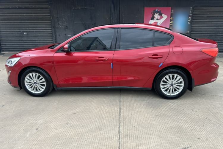 Used Ford Focus 2019 Sedan EcoBoost 180 Automatic Trend Edition Exterior 5