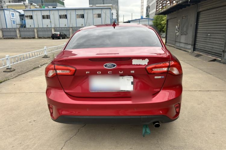 Used Ford Focus 2019 Sedan EcoBoost 180 Automatic Trend Edition Exterior 6