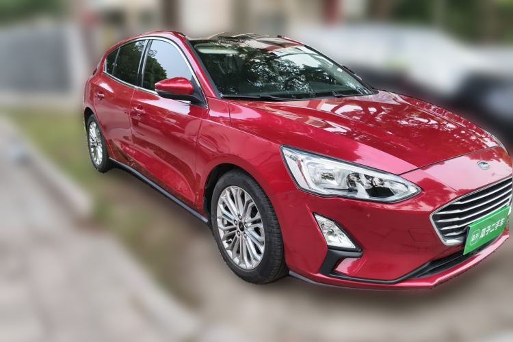 Used Ford Focus 2019 Hatchback EcoBoost 180 Automatic Titanium Edition Front Right 45 Deg