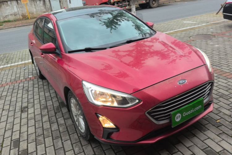 Used Ford Focus 2019 Sedan EcoBoost 180 Automatic Trend Edition Front Right 45 Deg
