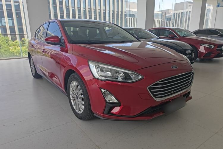 Used Ford Focus 2019 Sedan EcoBoost 125 Automatic Trendy Model China VI Standard Front Right 45 Deg