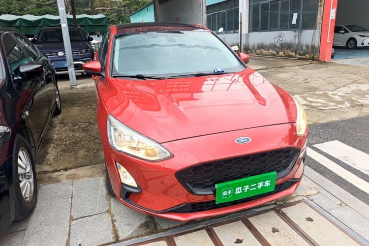 Used Ford Focus 2019 Hatchback EcoBoost 180 Automatic Trendy Model Front Right 45 Deg