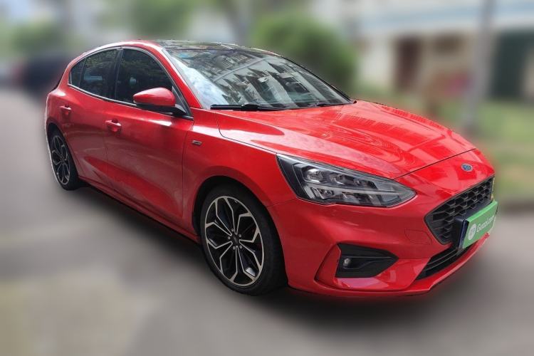 Used Ford Focus 2019 Hatchback EcoBoost 180 Automatic ST Line Front Right 45 Deg
