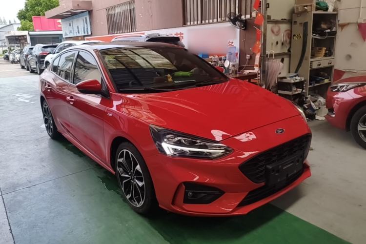 Used Ford Focus 2019 Sedan EcoBoost 180 Automatic ST Line Front Right 45 Deg