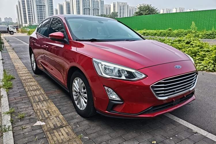 Used Ford Focus 2019 Sedan EcoBoost 180 Automatic Trend Edition Front Right 45 Deg