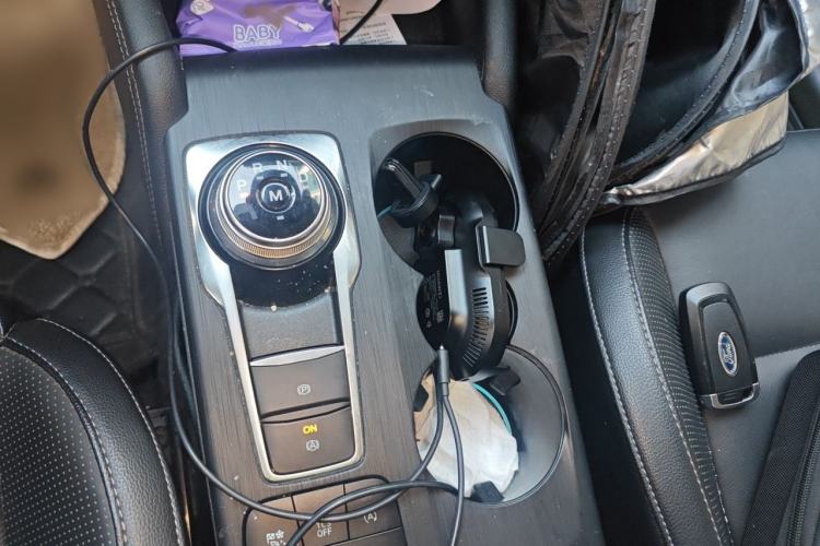 Used Ford Focus 2019 Sedan EcoBoost 180 Automatic Titanium Edition Gear Lever