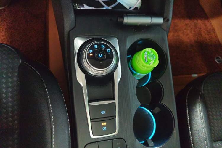 Used Ford Focus 2019 Sedan EcoBoost 180 Automatic Trend Edition Gear Lever
