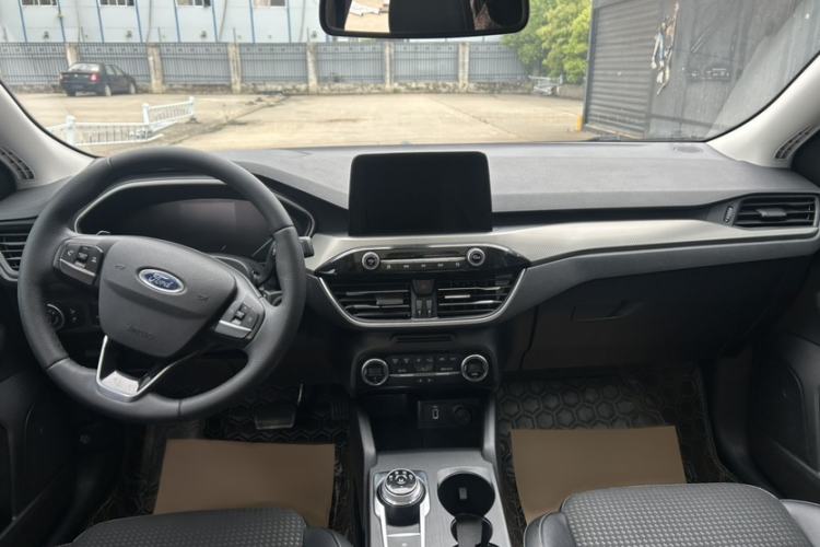 Used Ford Focus 2019 Sedan EcoBoost 180 Automatic Trend Edition Interior 4