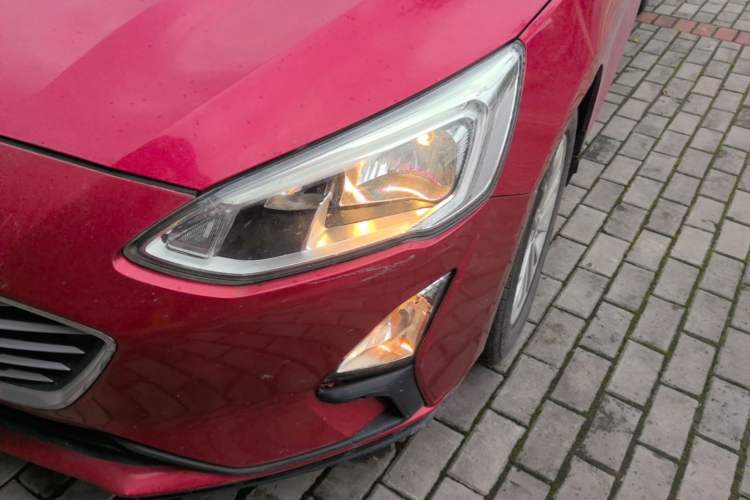 Used Ford Focus 2019 Sedan EcoBoost 180 Automatic Trend Edition Left Front Headlight