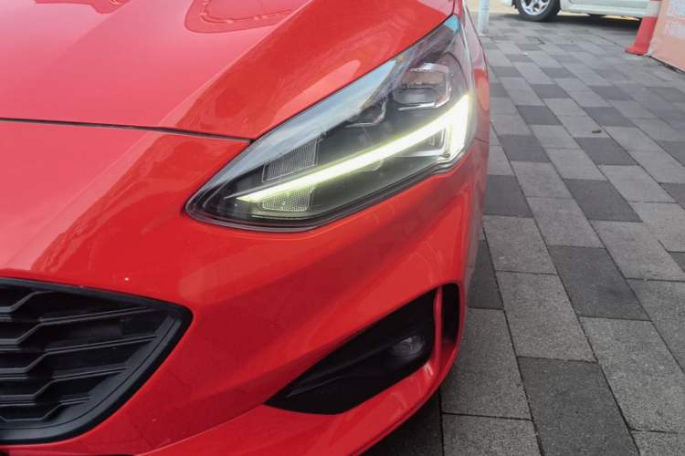 Used Ford Focus 2019 Hatchback EcoBoost 180 Automatic ST Line Left Front Headlight