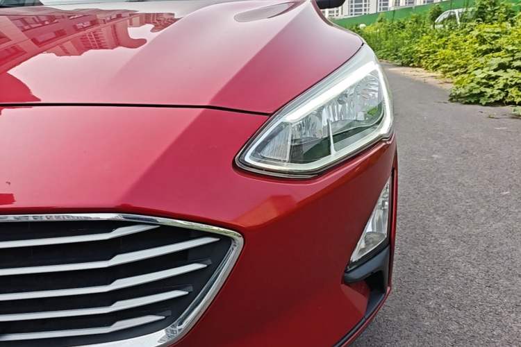 Used Ford Focus 2019 Sedan EcoBoost 180 Automatic Trend Edition Left Front Headlight