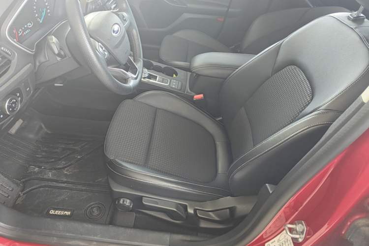 Used Ford Focus 2019 Sedan EcoBoost 125 Automatic Trendy Model China VI Standard Left Front Seat