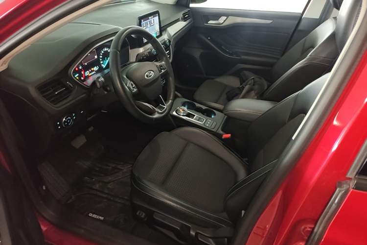 Used Ford Focus 2019 Sedan EcoBoost 125 Automatic Trendy Model China VI Standard Left Front Seat