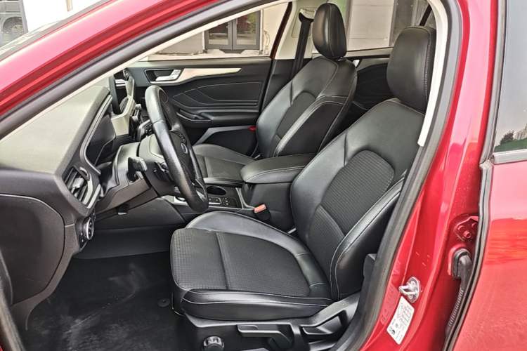 Used Ford Focus 2019 Sedan EcoBoost 180 Automatic Trend Edition Left Front Seat