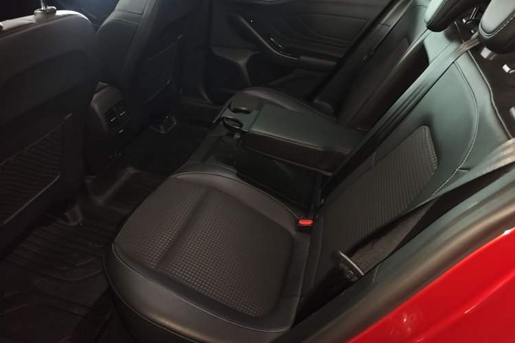Used Ford Focus 2019 Sedan EcoBoost 125 Automatic Trendy Model China VI Standard Left Rear Seat