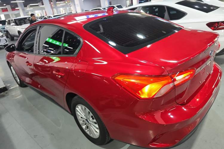 Used Ford Focus 2019 Sedan EcoBoost 180 Automatic Trend Edition Rear Left 45 Deg