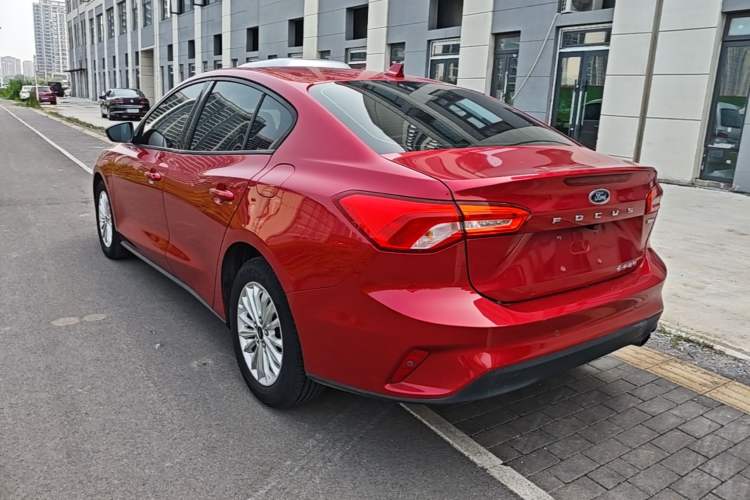 Used Ford Focus 2019 Sedan EcoBoost 180 Automatic Trend Edition Rear Left 45 Deg