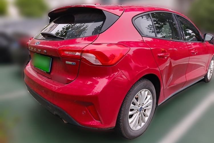 Used Ford Focus 2019 Hatchback EcoBoost 180 Automatic Trendy Model Rear Right 45 Deg