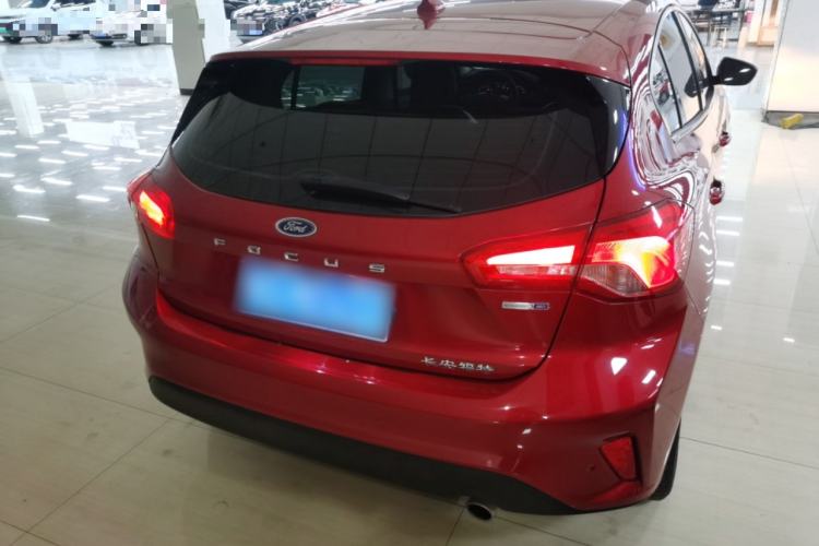 Used Ford Focus 2019 Hatchback EcoBoost 180 Automatic Trendy Model Rear Right 45 Deg