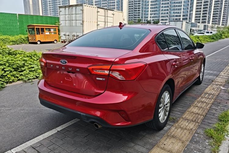 Used Ford Focus 2019 Sedan EcoBoost 180 Automatic Trend Edition Rear Right 45 Deg