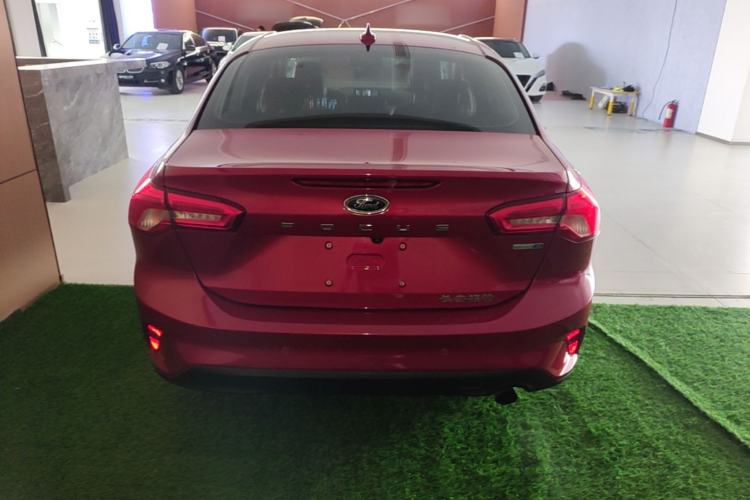 Used Ford Focus 2019 Sedan EcoBoost 125 Automatic Trendy Model China VI Standard Rear