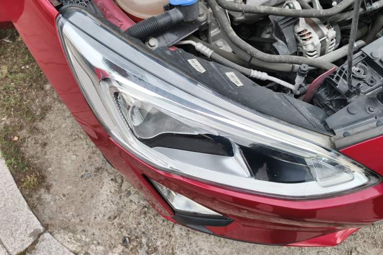 Used Ford Focus 2019 Hatchback EcoBoost 180 Automatic Titanium Edition Right Front Headlight