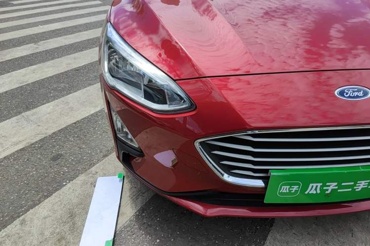 Used Ford Focus 2019 Sedan EcoBoost 180 Automatic Trend Edition Right Front Headlight