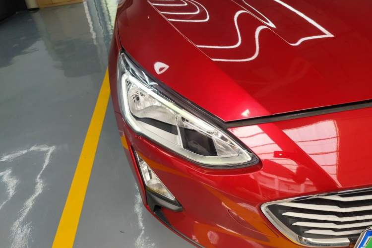 Used Ford Focus 2019 Sedan EcoBoost 180 Automatic Trend Edition Right Front Headlight