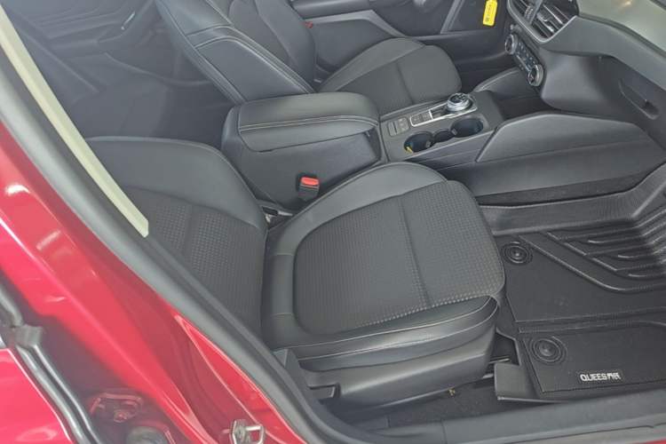 Used Ford Focus 2019 Sedan EcoBoost 125 Automatic Trendy Model China VI Standard Right Front Seat