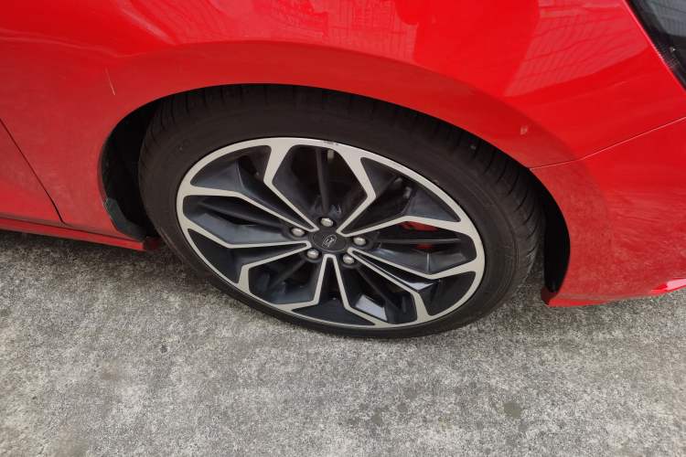 Used Ford Focus 2019 Sedan EcoBoost 180 Automatic ST Line Right Front Wheel Hub