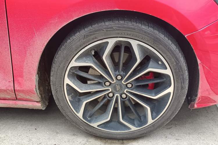 Used Ford Focus 2019 Hatchback EcoBoost 180 Automatic ST Line Right Front Wheel Hub