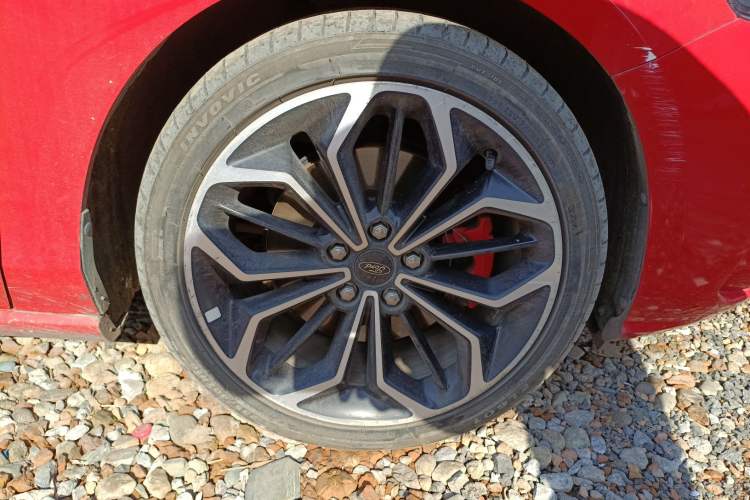 Used Ford Focus 2019 Sedan EcoBoost 180 Automatic ST Line Right Front Wheel Hub