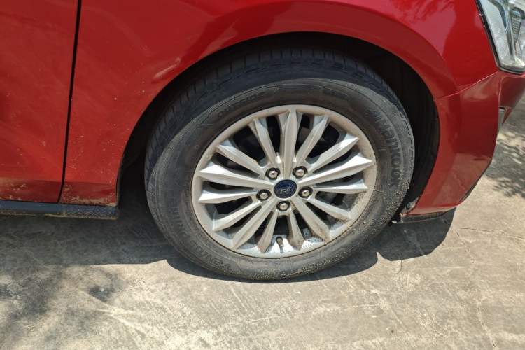 Used Ford Focus 2019 Hatchback 1.5L Automatic Trendy Version China VI Standard Right Front Wheel Hub