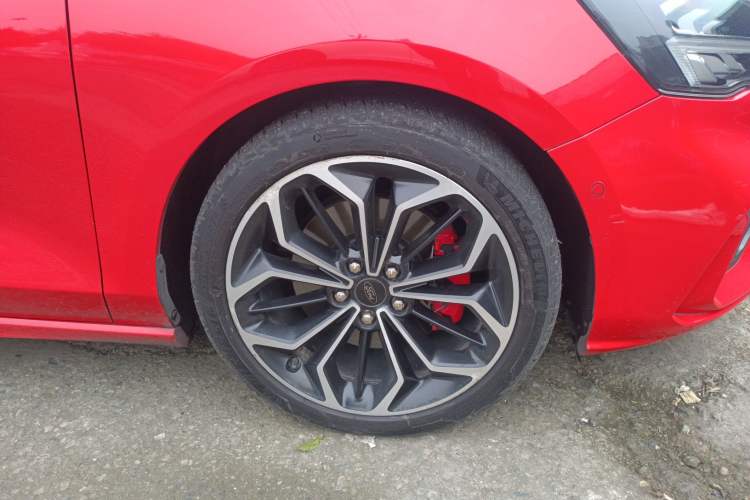 Used Ford Focus 2019 Hatchback EcoBoost 180 Automatic ST Line Right Front Wheel Hub