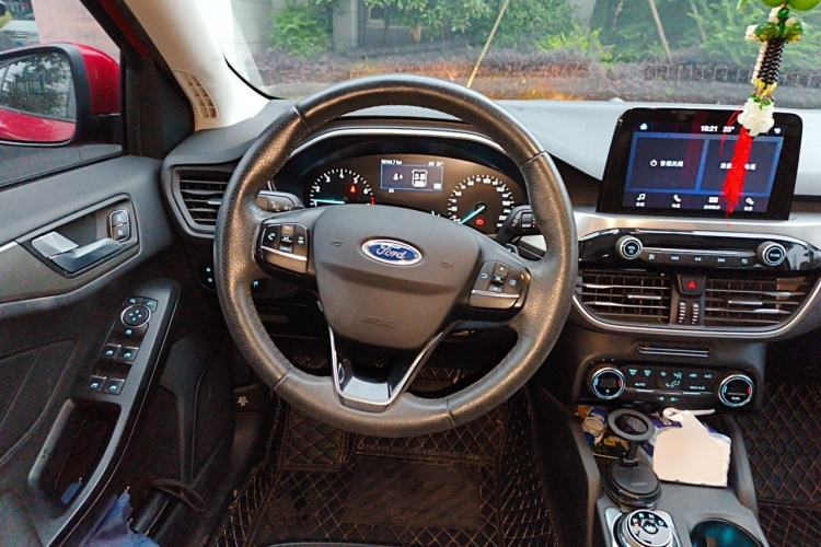 Used Ford Focus 2019 Hatchback EcoBoost 180 Automatic Trendy Model Steering Wheel