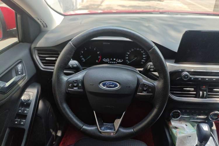 Used Ford Focus 2019 Hatchback 1.5L Automatic Trendy Version China VI Standard Steering Wheel