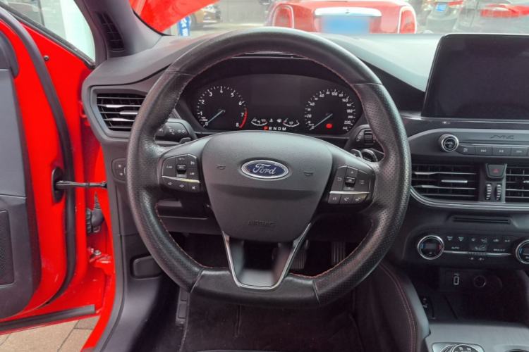 Used Ford Focus 2019 Hatchback EcoBoost 180 Automatic ST Line Steering Wheel