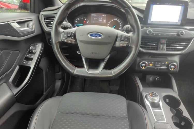 Used Ford Focus 2019 Sedan EcoBoost 180 Automatic ST Line Steering Wheel
