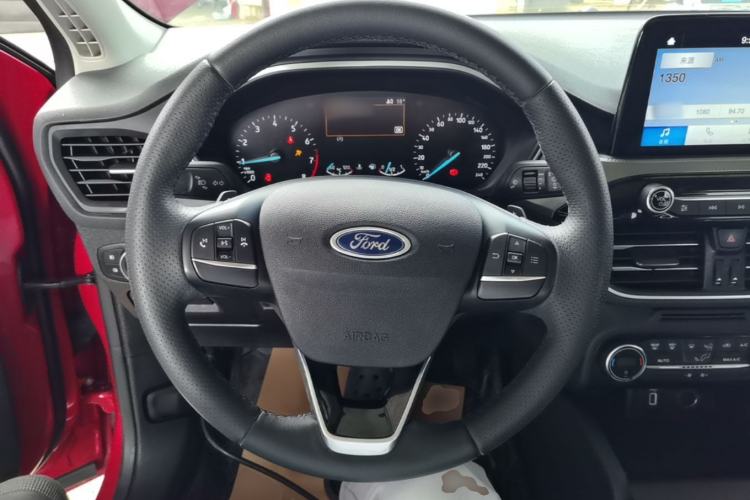 Used Ford Focus 2019 Sedan EcoBoost 180 Automatic Trend Edition Steering Wheel