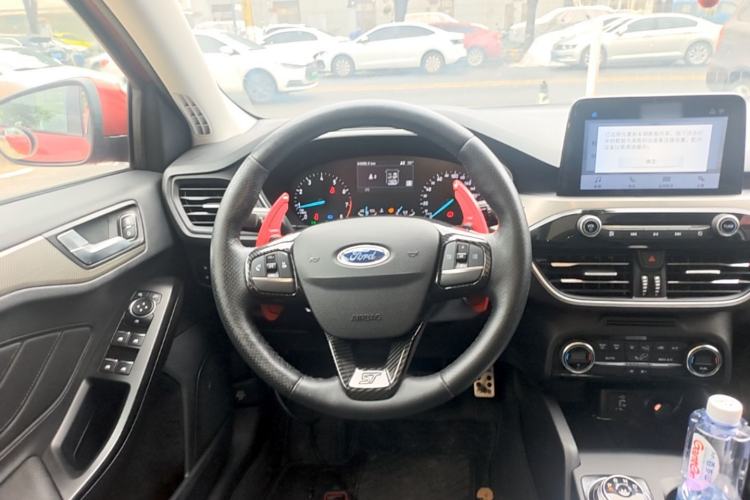 Used Ford Focus 2019 Hatchback EcoBoost 180 Automatic Trendy Model Steering Wheel