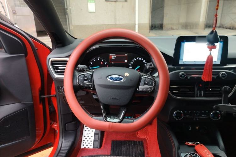 Used Ford Focus 2019 Hatchback EcoBoost 180 Automatic ST Line Steering Wheel