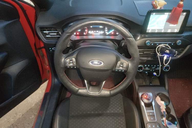 Used Ford Focus 2019 Hatchback EcoBoost 180 Automatic ST Line Steering Wheel